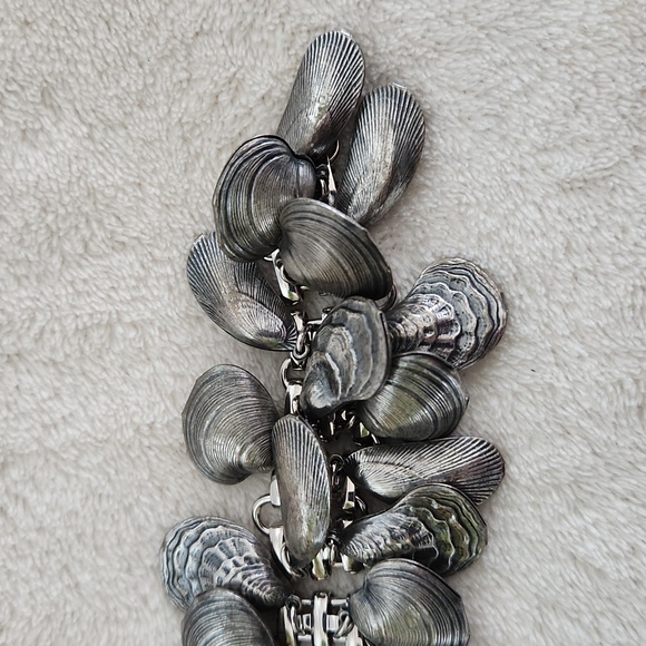 Napier Vintage 30 Clam Shell Bracelet Brass Silver Tone Plate 7 1/2 in Long - Picture 8 of 8